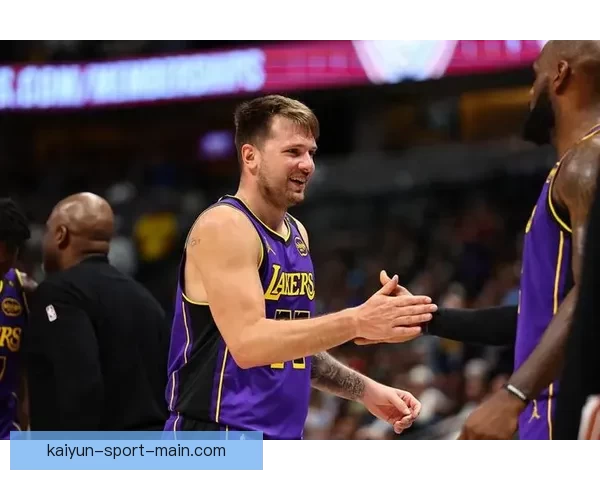 雷迪克：东契奇若持续当前表现本赛季有望赢得MVP 他是球队进攻核心